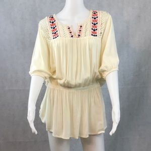 Ivory crocheted boho v-neck shirt medium rayon